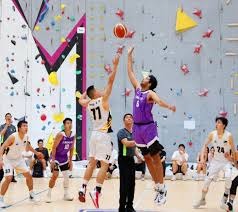 有一件事，19到20赛季拜仁拿三冠王的时候都没做到——本赛季，目前来看孔帕尼有机会