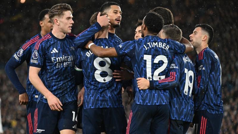 球王归来!梅西复出首秀就破门 五大联赛进球数平C罗